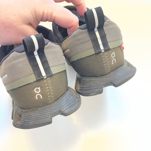 OnCloud Waterproof Running Shoes, Women's Size 9 - Picture 6 of 10